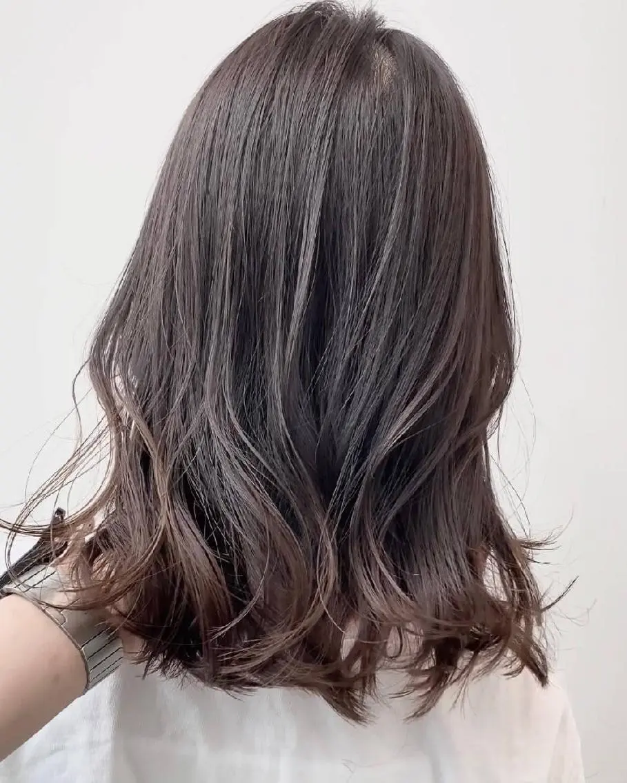 セミロング ✴️Siesta✴️ 髪質改善艶カラーのヘアスタイル