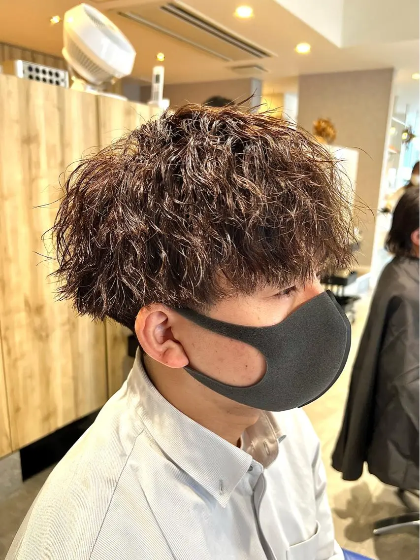 ショート パーマ ヘアアレンジ メンズ アップバング センターパート メンズハイライト メンズメッシュ マッシュ メンズパーマ職人 加藤 弘貴のヘアスタイル