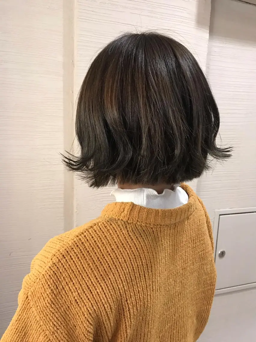 ミディアム カラー アッシュ 磧本 祐里恵のヘアスタイル