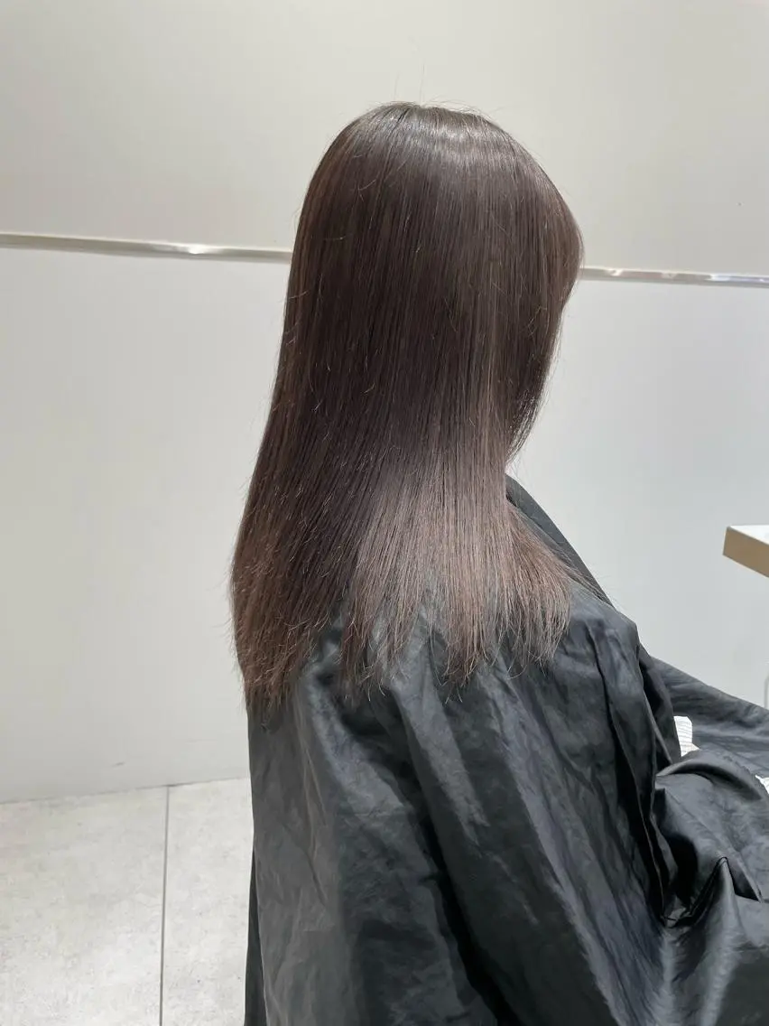 ミディアム カット ヘアカラー トリートメント レイヤーカット/透明 感カラー🐬永井瑠栞のヘアスタイル