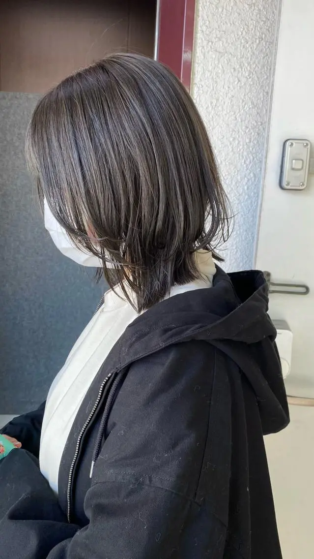 ミディアム カラー ブルーカラー レイヤーカット カット ヘアカラー トリートメント せこぐち まいのヘアスタイル