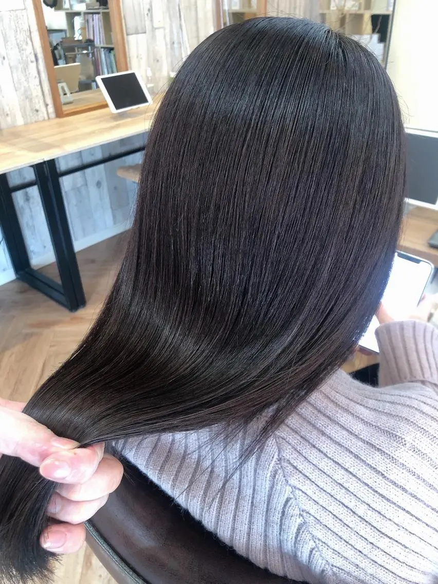 セミロング カラー 髪質改善 トリートメント 韓国🇰🇷レイヤー 映える顔周り🩷のヘアスタイル