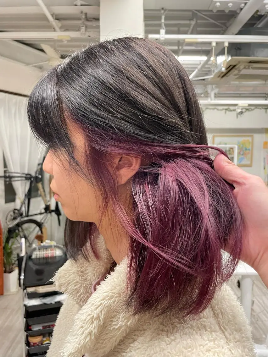 ミディアム インナーカラー 推し ブリーチ  髪質改善のヘアスタイル
