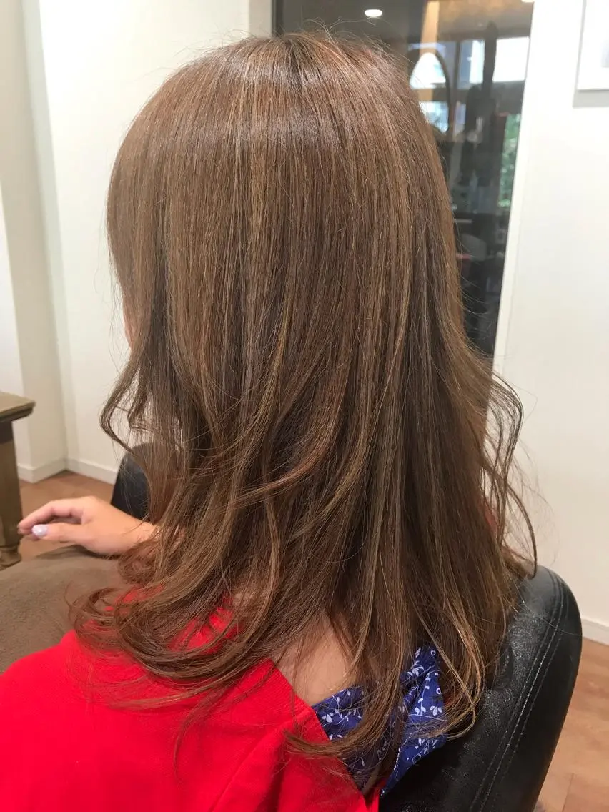 ロング カラー ハイライトカラー 3Dハイライト ハイライト アザマ　ヤスカツ _rosso 川口のヘアスタイル