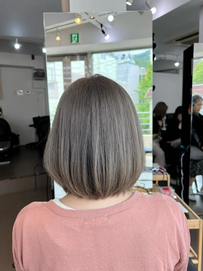 ショート カラー ブリーチ ケアブリーチ ダブルカラー ハイライトカラー イルミナカラー 神戸ボブ✂️ ioe三宮/田 伸佳のヘアスタイル