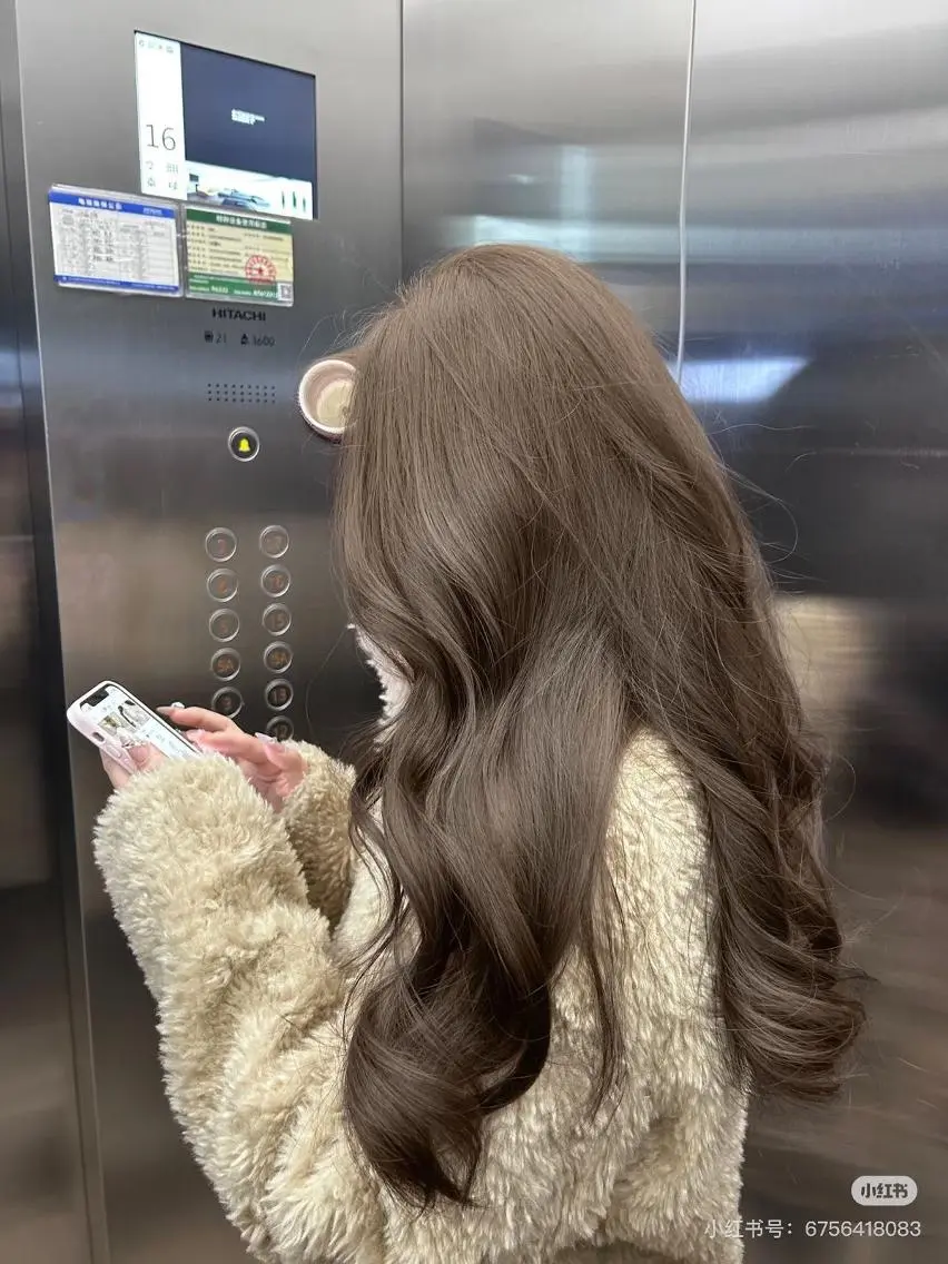 カラー 夏のハイトーン🌟 韓国風ブリーチカラーのヘアスタイル