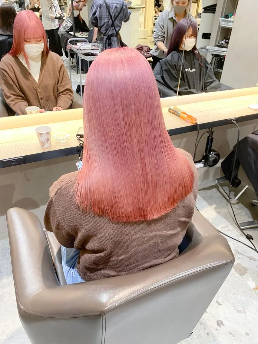 ロング カラー 切りっぱなしボブ レイヤー/縮毛矯正のヘアスタイル