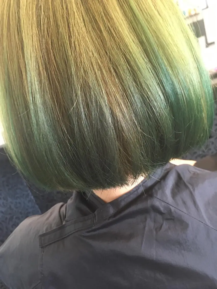 ミディアム カラー ブリーチ グラデーションカラー 小野岡 潤子のヘアスタイル