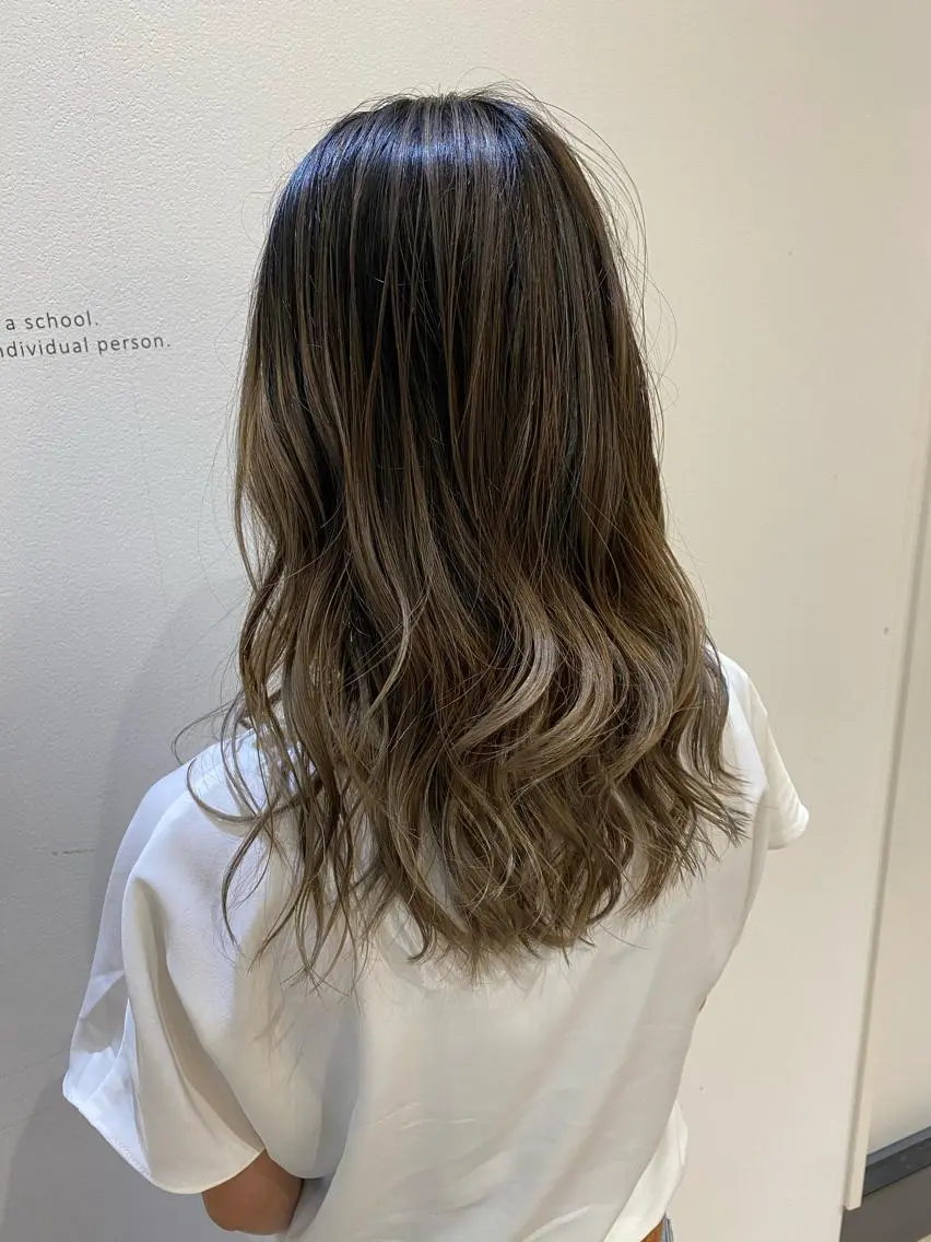 ミディアム カラー 鍵谷 公宏のヘアスタイル