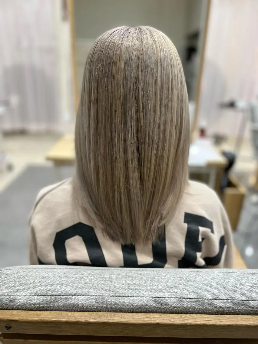 ミディアム カラー ブリーチ 透明感カラー カット ヘアカラー 1日1名様予約可能 斎藤相慶のヘアスタイル