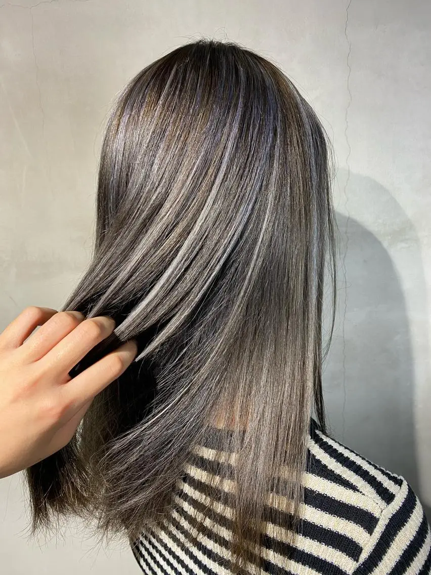 ロング ハイライト 清水 美雪のヘアスタイル