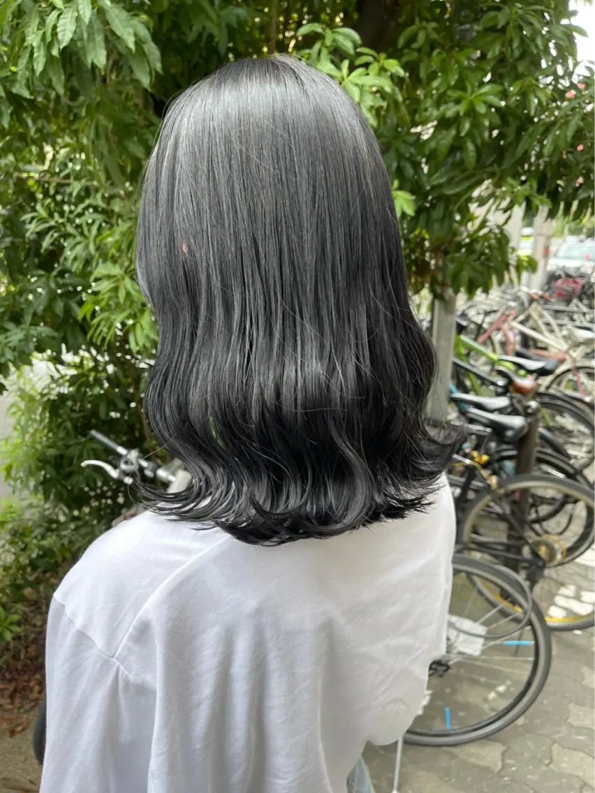 カラー KOKORO 中村 朱里のヘアスタイル
