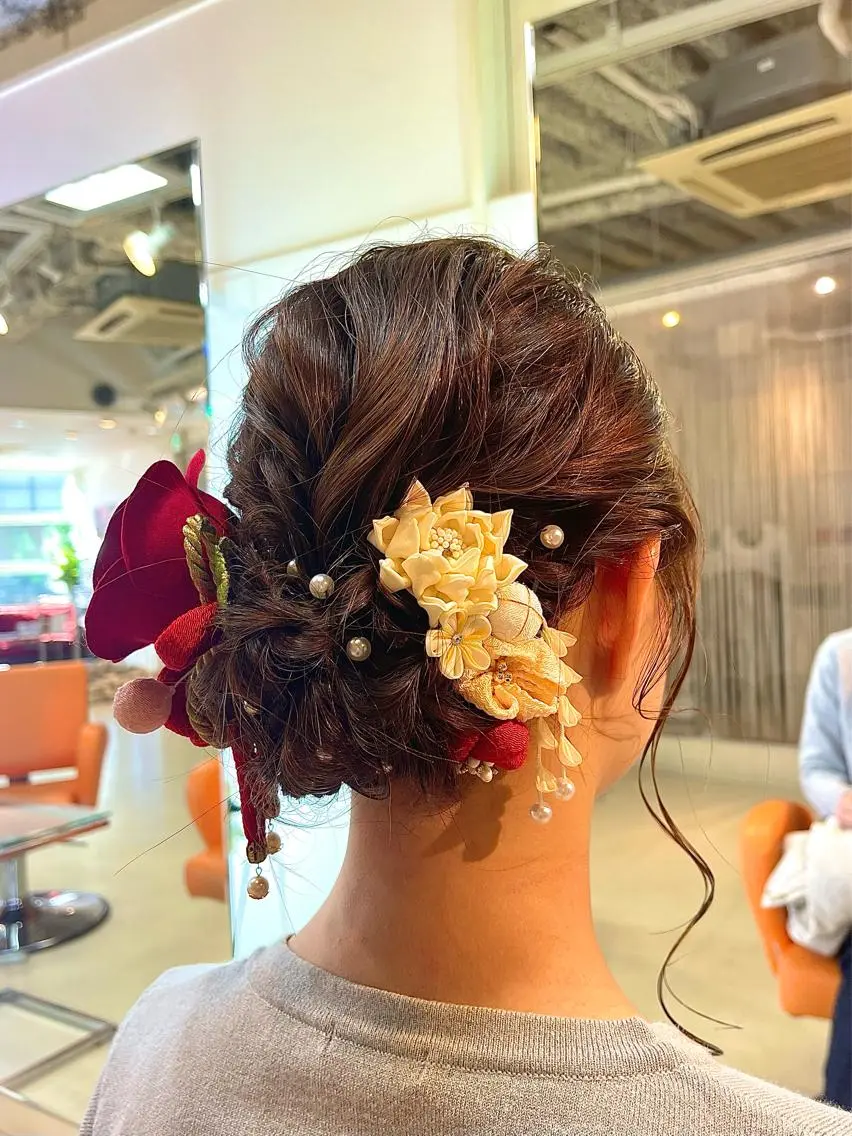 セミロング ヘアアレンジ 鶴﨑 美優亜のヘアスタイル