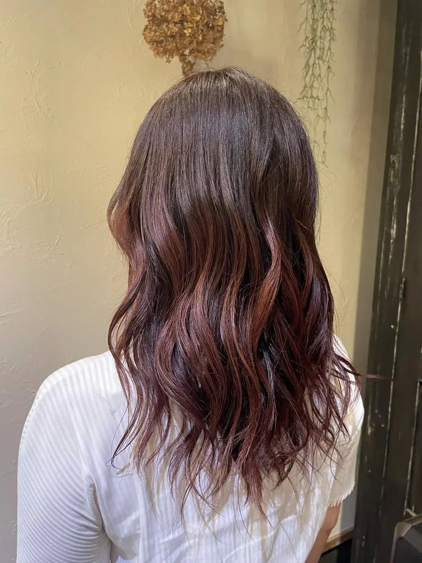 セミロング カラー アッシュ グラデーションカラー ピンクカラー 豊崎 左知のヘアスタイル