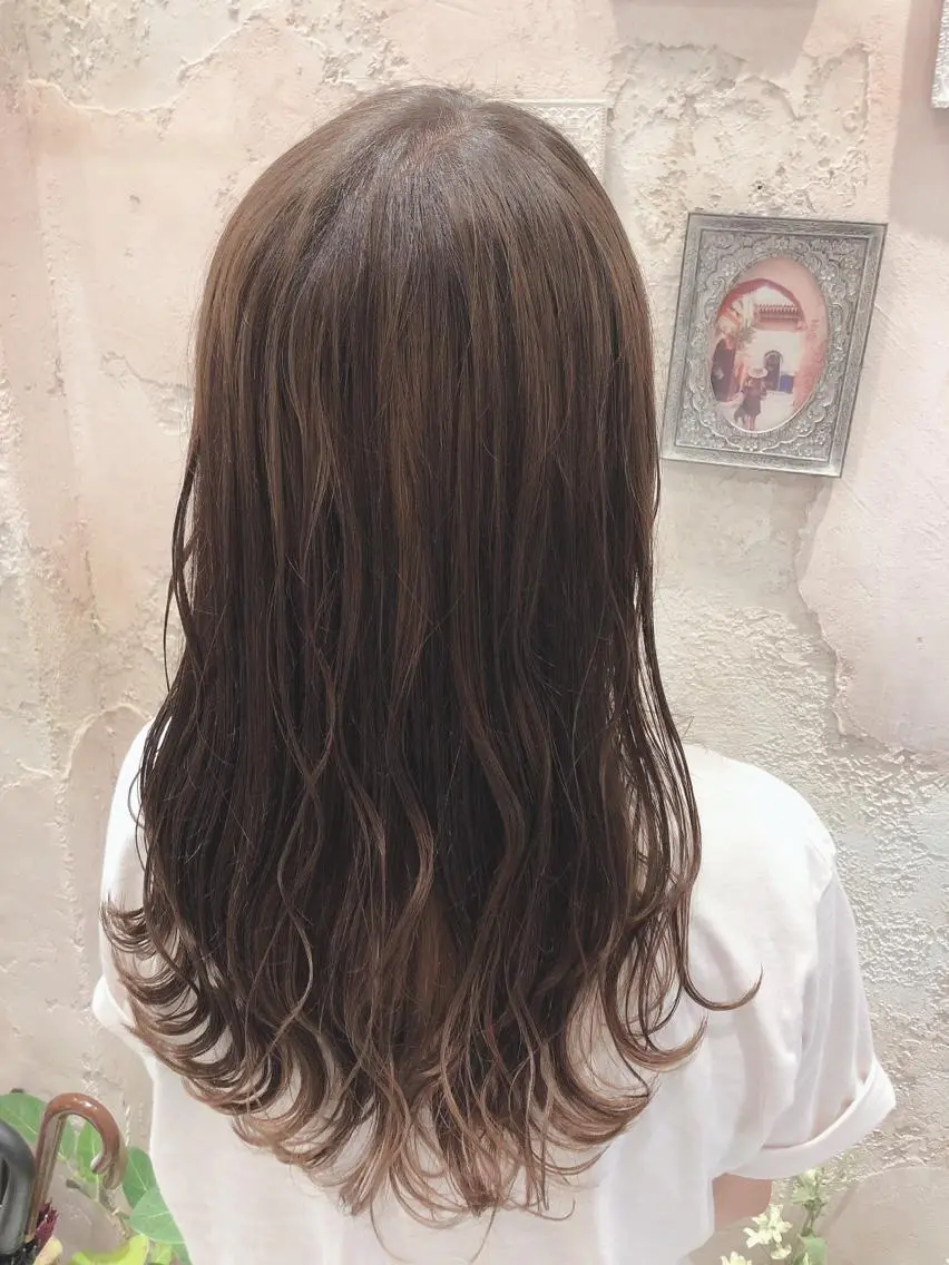 セミロング アッシュ カット ヘアカラー トリートメント 代表山口ひな 髪質改善のプロのヘアスタイル