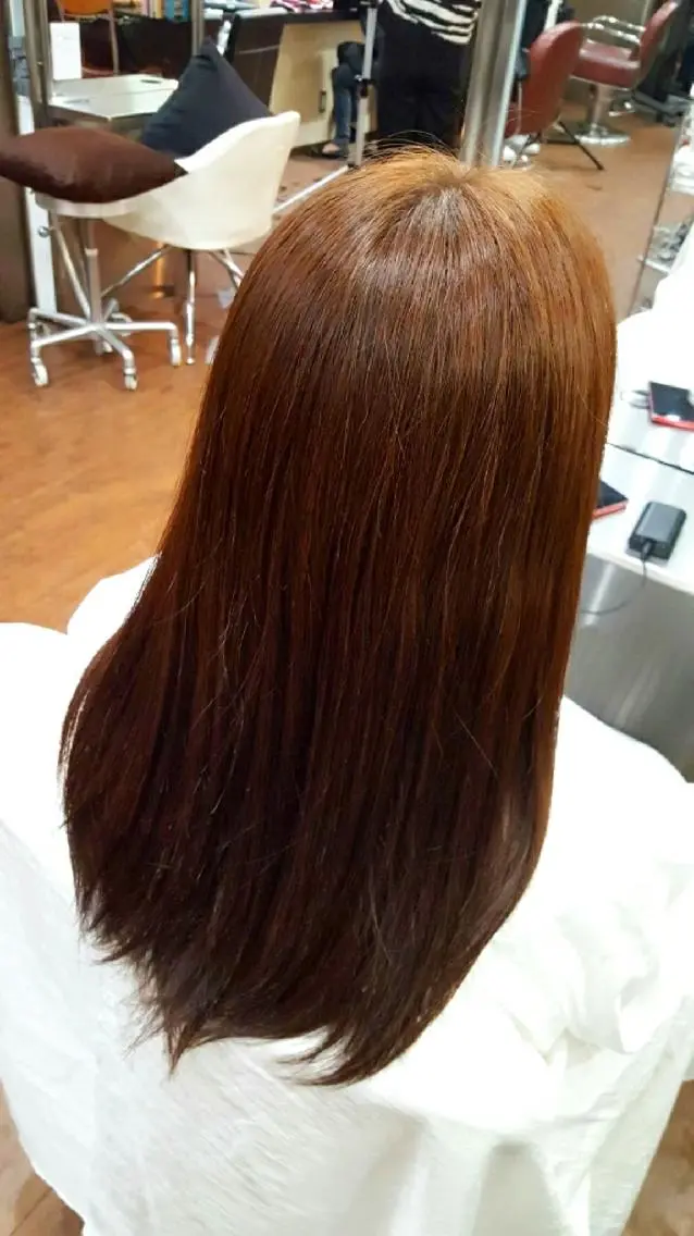 カラー ロング オレンジ 平田 久恵のヘアスタイル