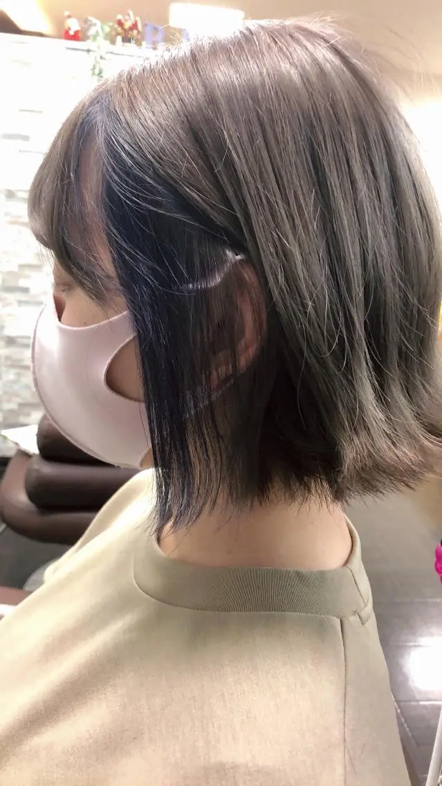 ショート カラー ヘアアレンジ ミストバング ベージュカラー ブルーカラー  フェイスフレーミング フォギーベージュ 中司 優樹のヘアスタイル