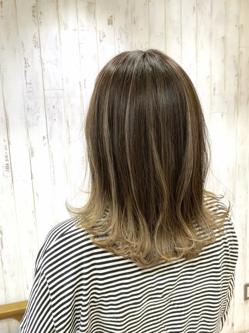 ミディアム ハイライト やじま ひろこのヘアスタイル