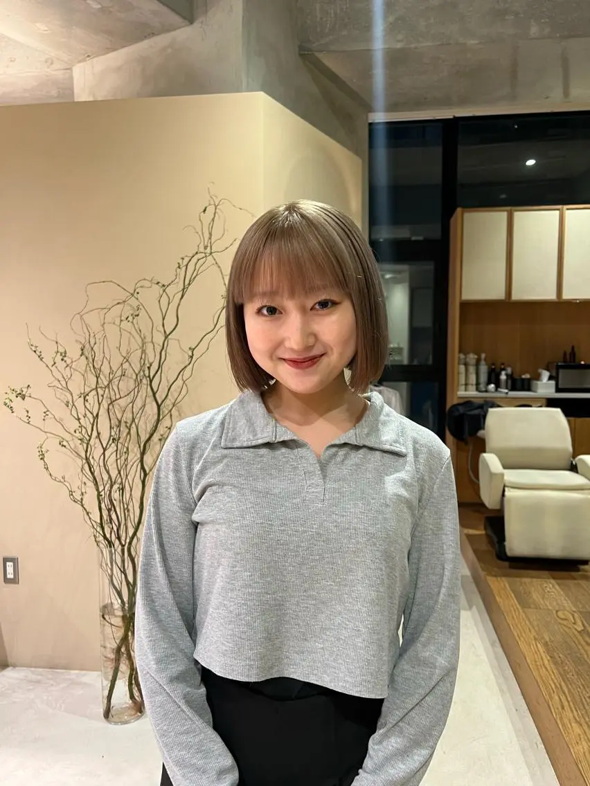 ミディアム カラー ダブルカラー レイヤーカット NERO加藤木麻彩のヘアスタイル
