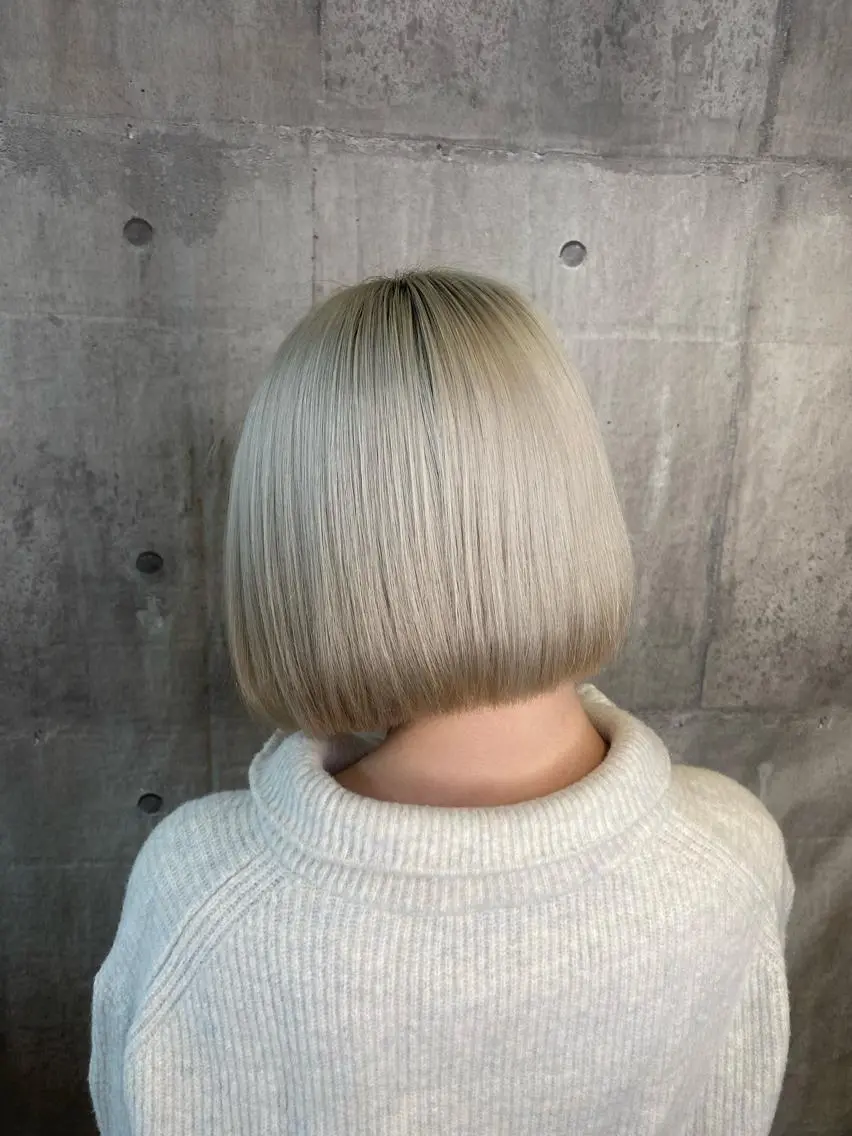 ショート SHIN レイヤーカットのヘアスタイル