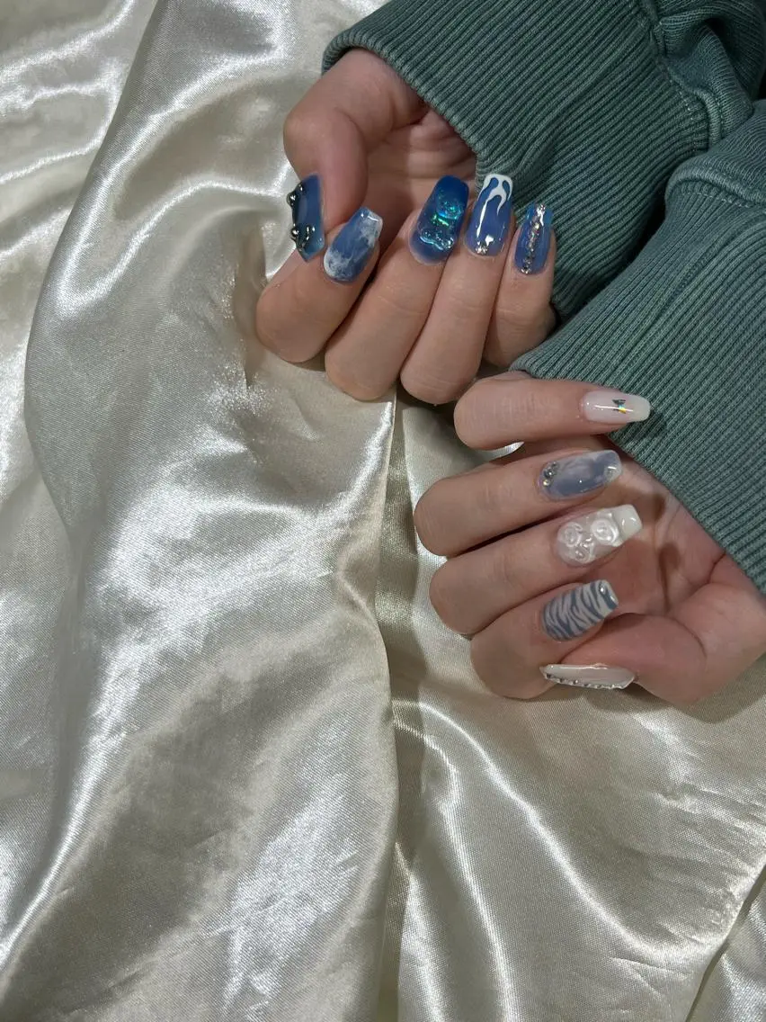 ネイル ブルー 持ち込み ニュアンスネイル Charme. NOBUKOのネイルデザイン