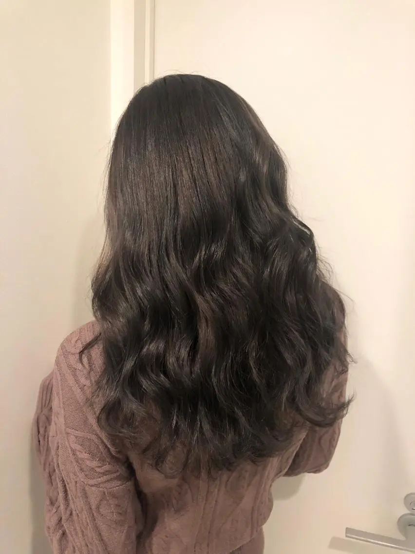 ロング カラー ダークグレー ダークグレージュ グレージュ ヘアカラー トリートメント 🧡艶髪/エクステ 🫧🧡YUKI❄️のヘアスタイル