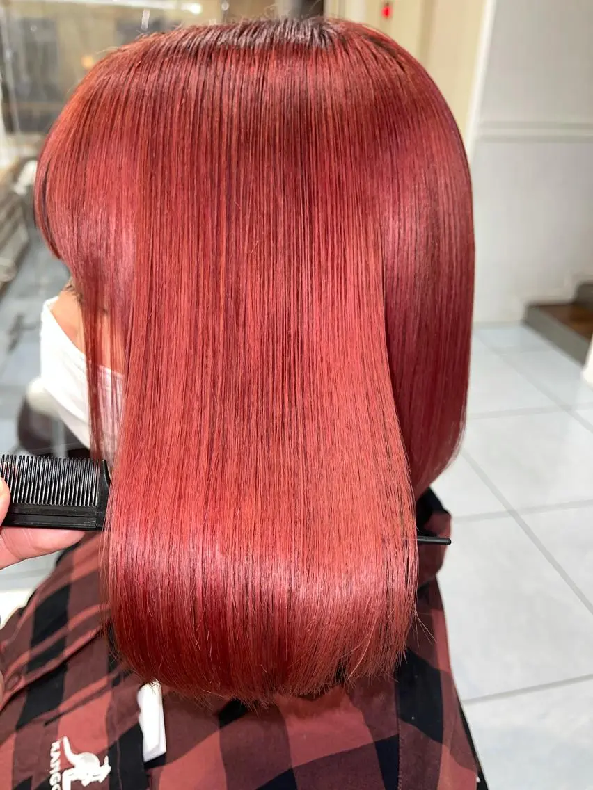 ミディアム カラー パーマ ブリーチ 髪質改善 縮毛矯正 カット ヘアカラー 縮毛矯正 髪質改善/縮毛矯正 /レイヤーカット岡部のヘアスタイル