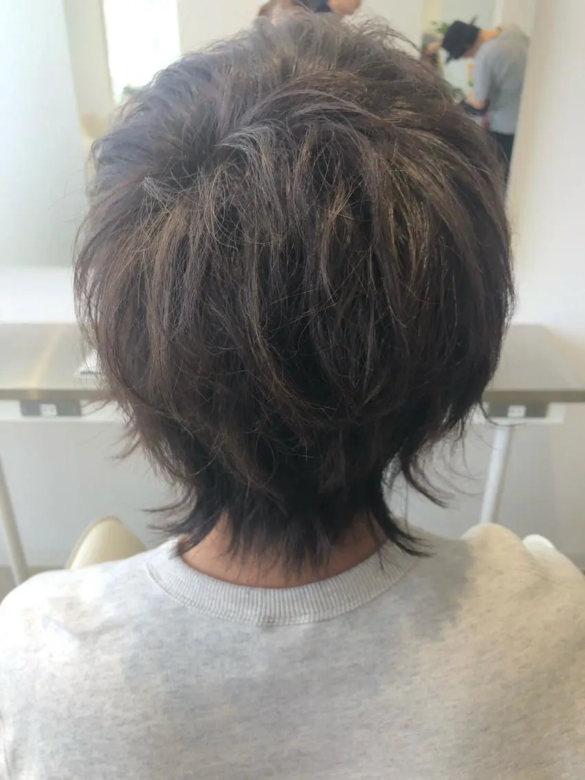 カラー メンズ 宮崎 睦のヘアスタイル