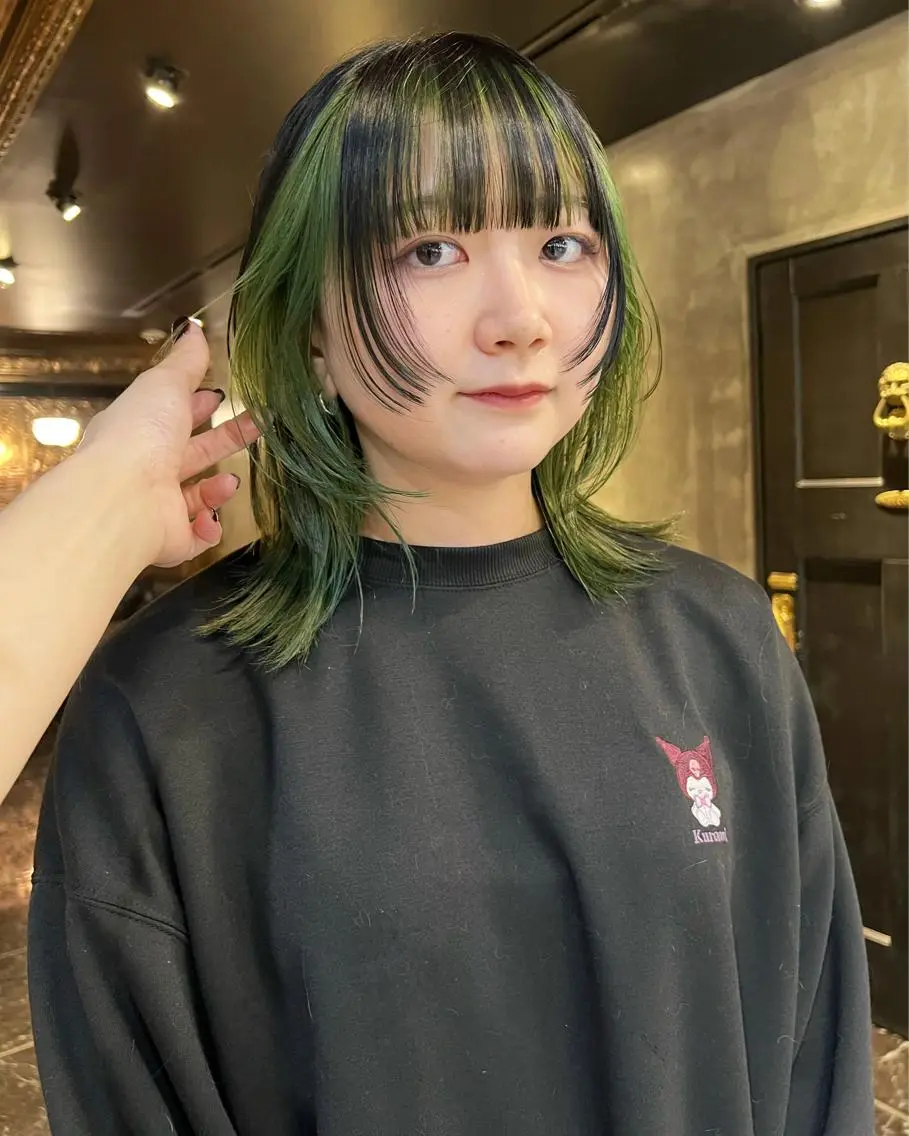 ミディアム カラー 顔まわりレイヤー レイヤーカット ウルフカット カット ヘアカラー 圧倒的デザイン力 店長🎨RENAのヘアスタイル
