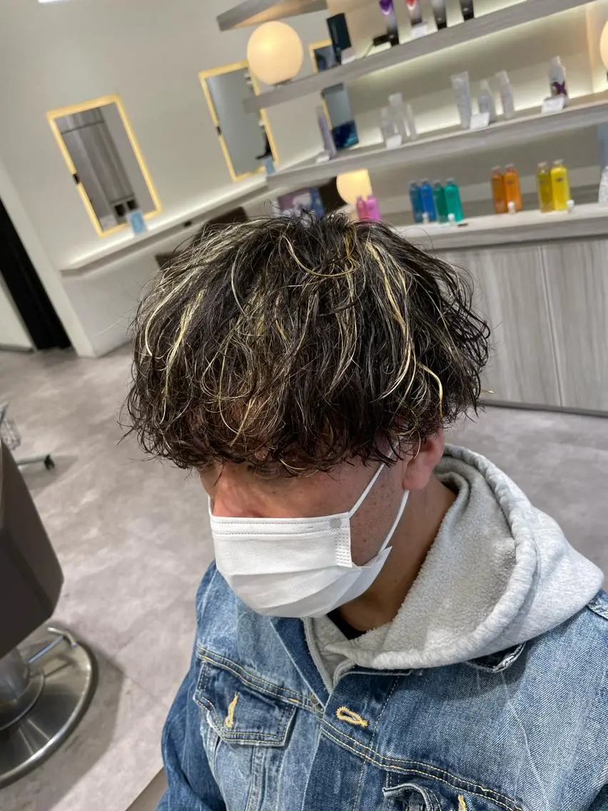ショート カラー パーマ メンズ メンズブリーチ メンズハイライト メンズメッシュ メンズパーマ メンズツイストパーマ カット ヘアカラー パーマ メンズ特化/今池駅 徒歩1分/岡本一真のヘアスタイル
