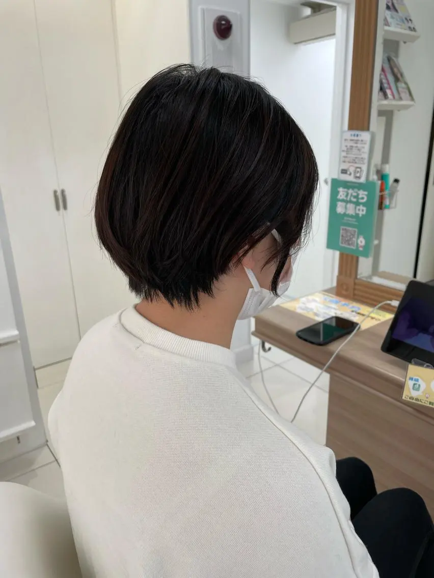 ショート 持田 真菜のヘアスタイル