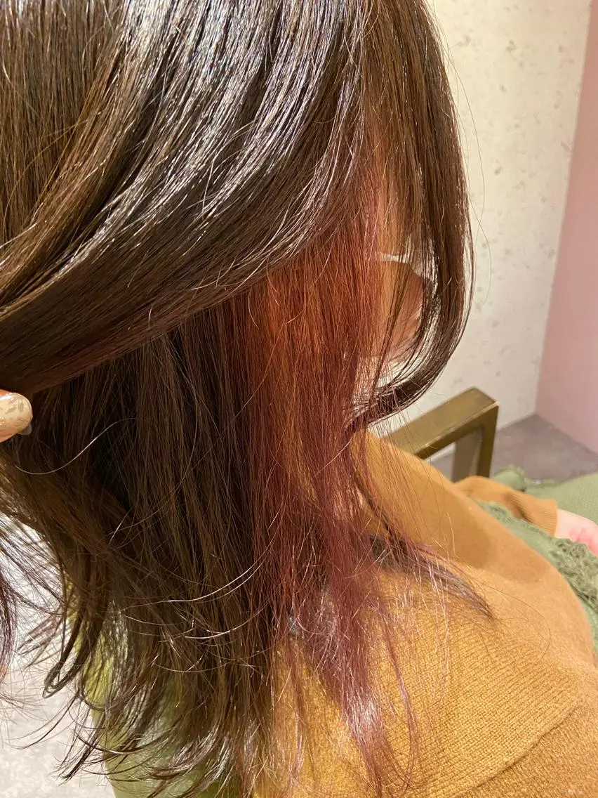 ミディアム カラー インナーカラー ピンクカラー ボブ レイヤーカット 外ハネヘア 滝口 江梨🔅のヘアスタイル