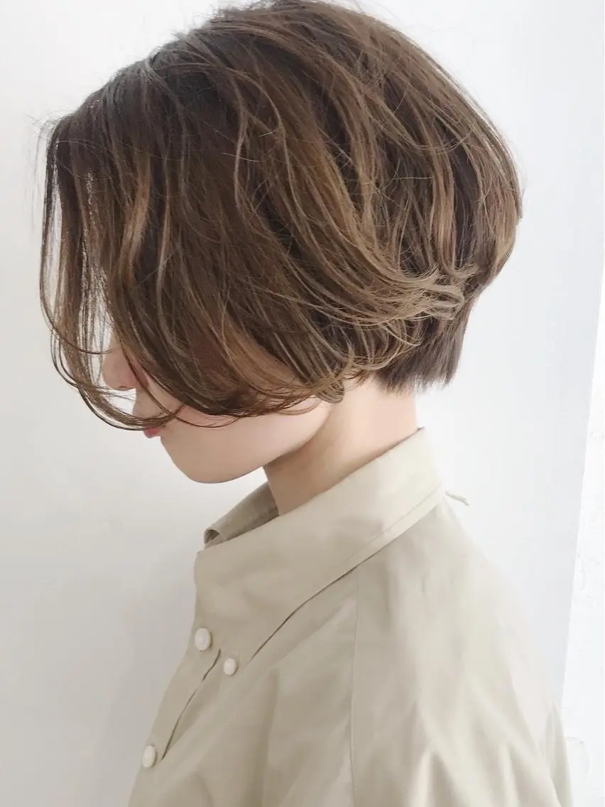 ショート カラー センターパート／マッ シュ／パーマ　あさみのヘアスタイル
