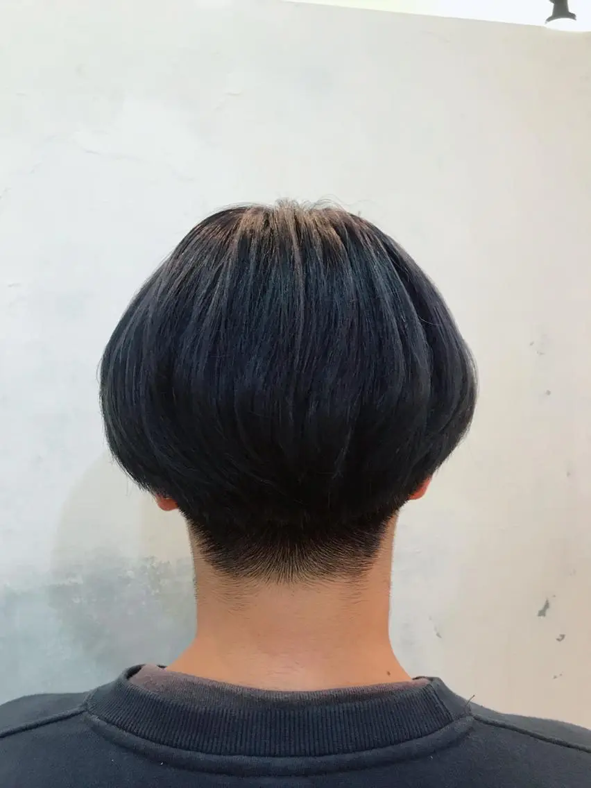 ショート カラー ブリーチ ネイビーカラー ヘアカラー トリートメント 🍑艶髪✖️暖色系 ✨momoka🍑のヘアスタイル