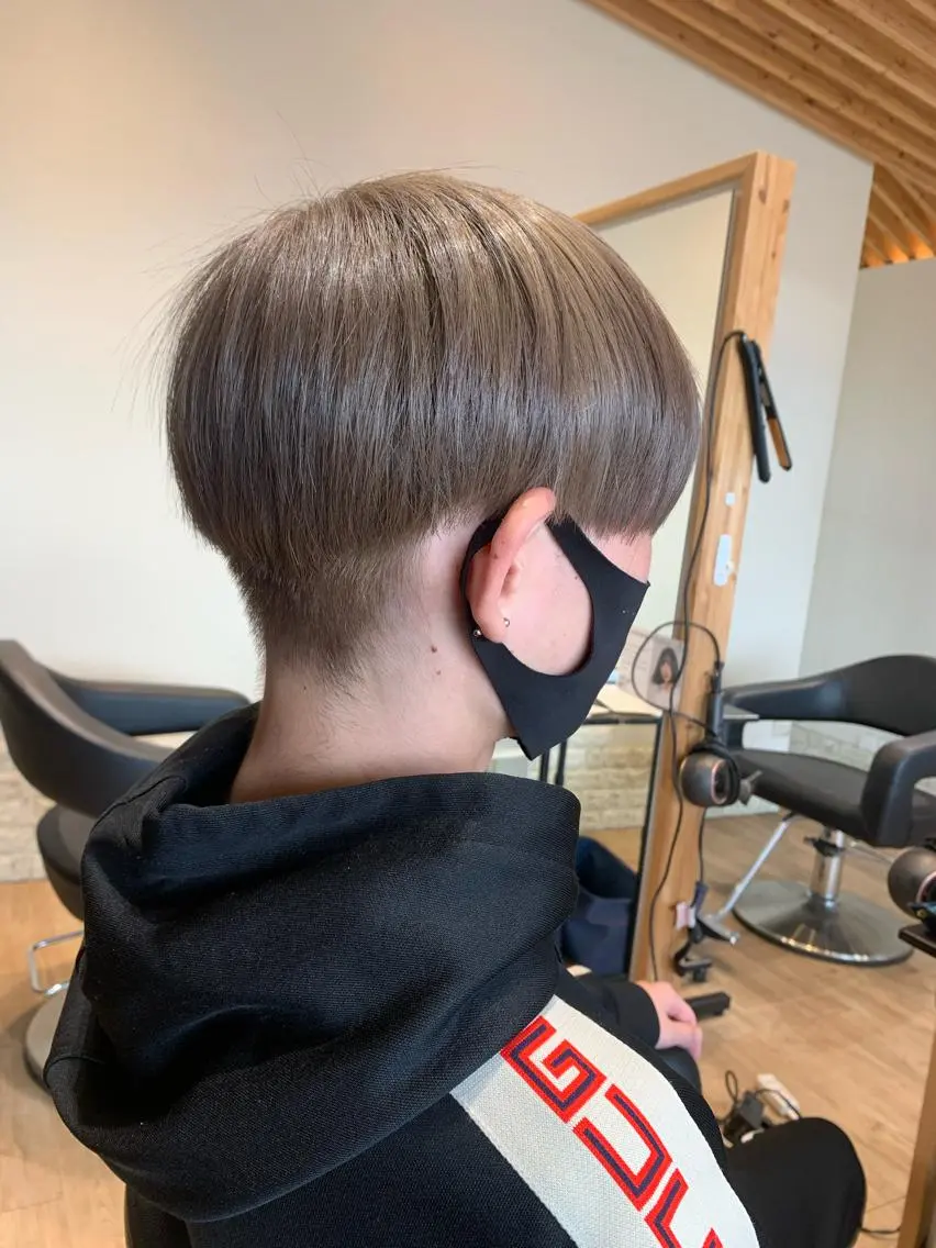 ショート カラー メンズ マッシュ ベージュカラー カット ヘアカラー 大久保 隆蔵のヘアスタイル
