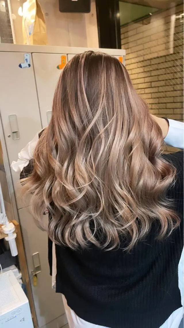 ロング カラー ヘアカラー トリートメント ヘアセット 難波ブリーチカラー 伊藤洋輝のヘアスタイル