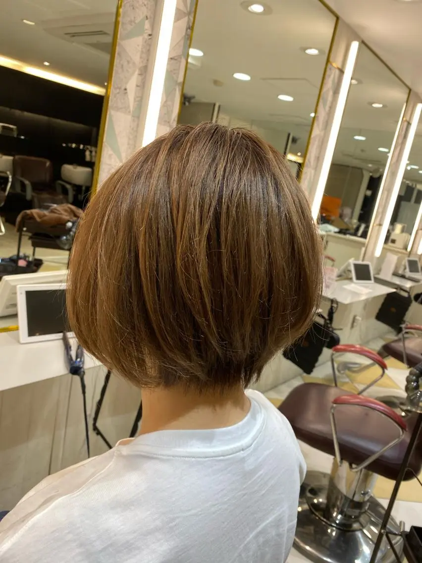 ショート カラー くびれヘア ショートヘア カット ヘアカラー トリートメント ヘアセット 💜髪質改善美髪💜 星野清光のヘアスタイル