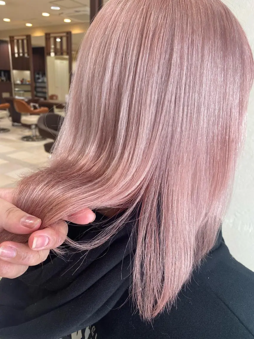 ミディアム 千葉ハイトーンカラー KASUMIのヘアスタイル