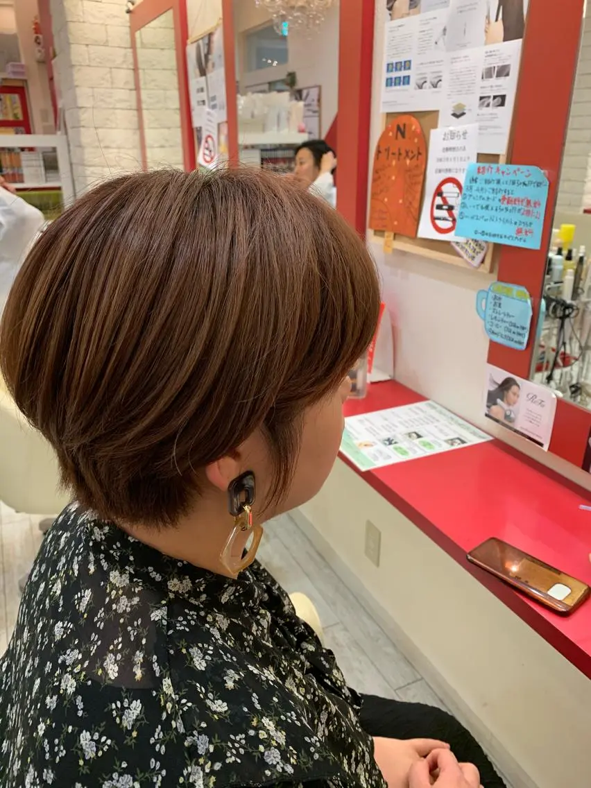 ショート カラー ヘアアレンジ ベージュカラー ピンクカラー ピンクベージュ カット ヘアカラー 今村公介 ブリーチ特化、派手髪のヘアスタイル