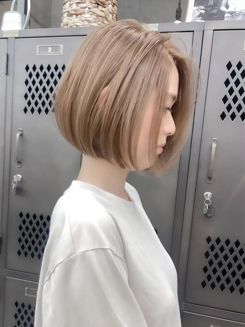 ショート カラー ベージュカラー ミルクティーベージュ ボブ TOMO GEEKS代表のヘアスタイル