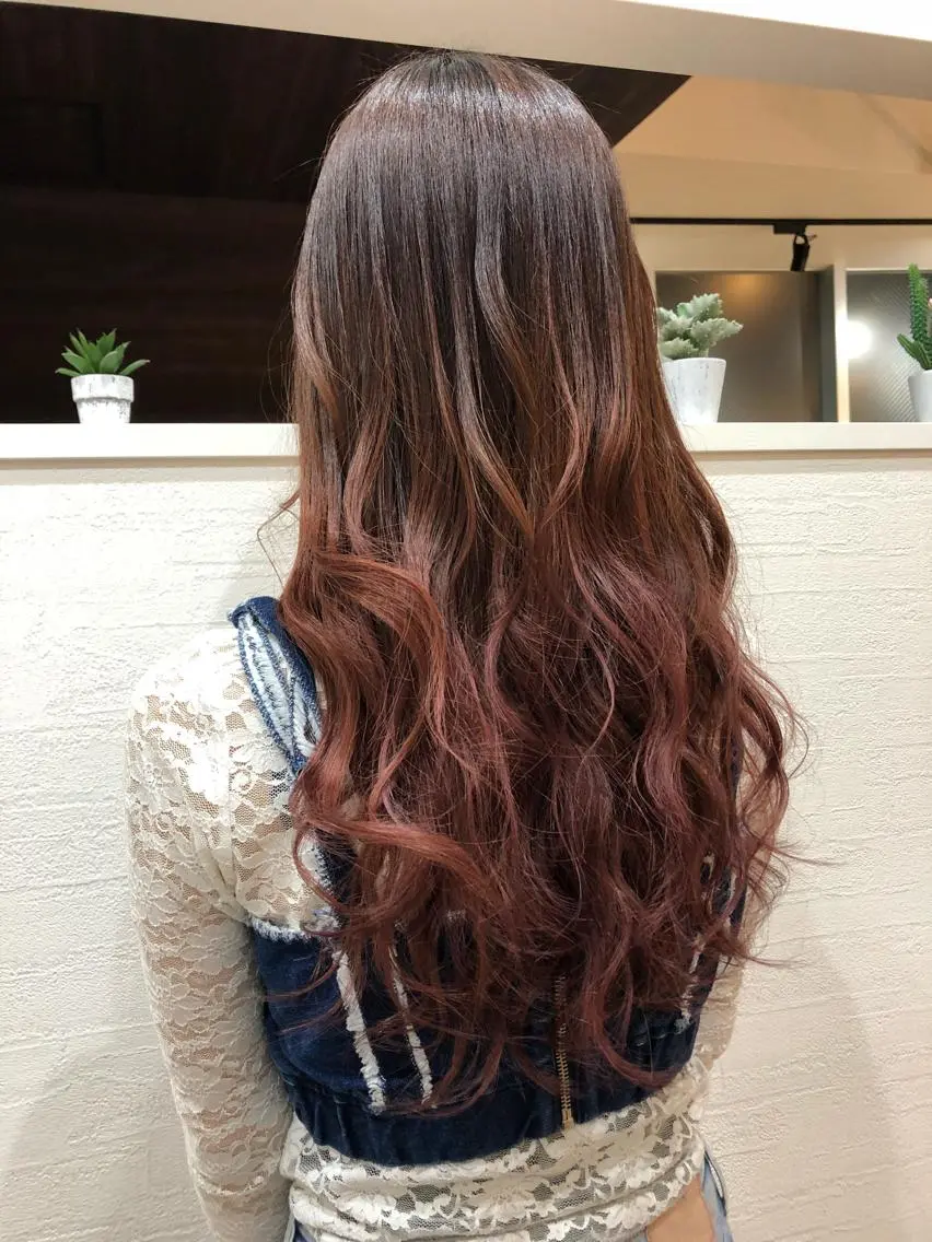 ロング レイヤーカット ヘアカラー トリートメント 縮毛矯正の達人 ☆　松本のヘアスタイル