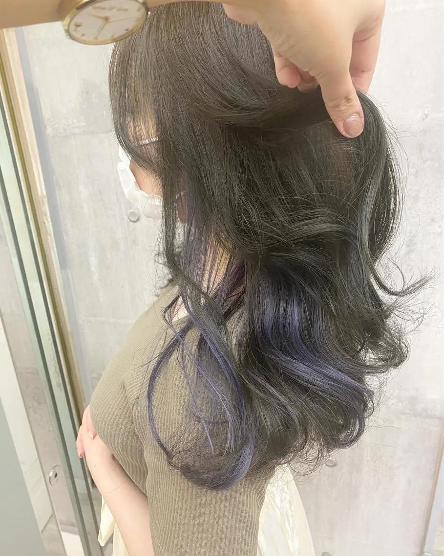 ロング カラー アッシュ アッシュグレー アッシュグレージュ ブリーチ ブルーカラー ヘアカラー トリートメント ☀️透明感color KURO☀️のヘアスタイル