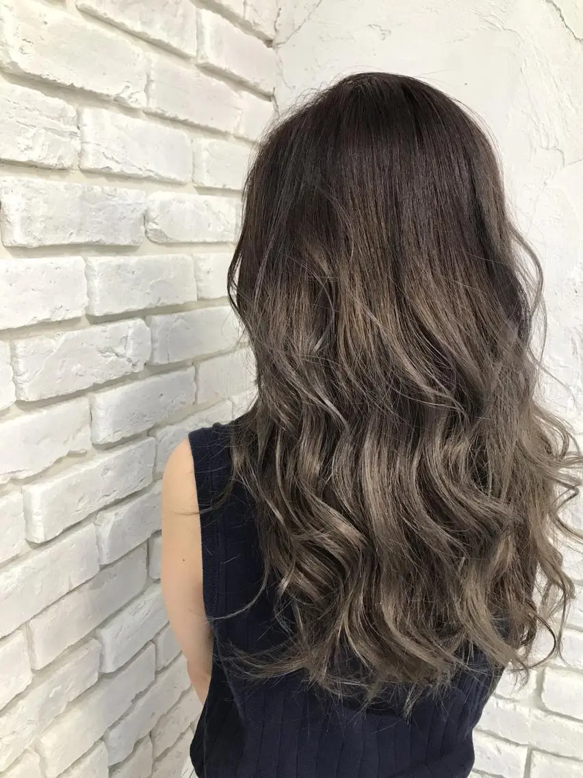 ロング カラー イルミナカラー レイヤーカット🪽 MARINA🦩のヘアスタイル