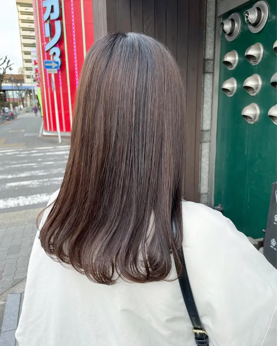 セミロング カラー ヘアアレンジ ベージュカラー ブラウンカラー ブラウンベージュ 透明感カラー イワタ マハ/ minim hairのヘアスタイル