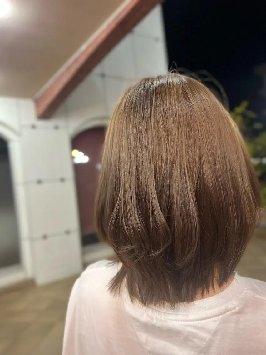ショート カラー グレージュ レイヤーカット トリートメント AIREYEBROW 🤍ERINAのマツエク・マツパデザイン