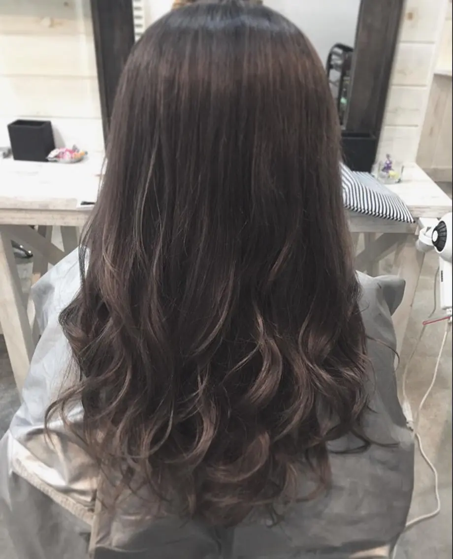 ロング カラー アッシュ 太田 有香のヘアスタイル
