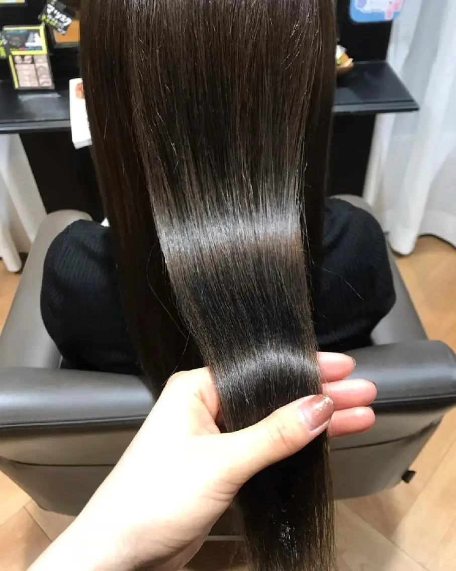 カラー アッシュ アッシュグレー アッシュグレージュ グレージュ 三好 麻美のヘアスタイル