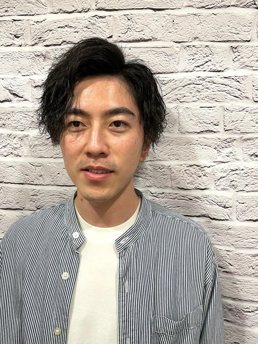 パーマ メンズ センターパート メンズパーマ ツイストスパイラルパーマ スパイラルパーマ メンズカット特化💈 遠山泰輝のヘアスタイル