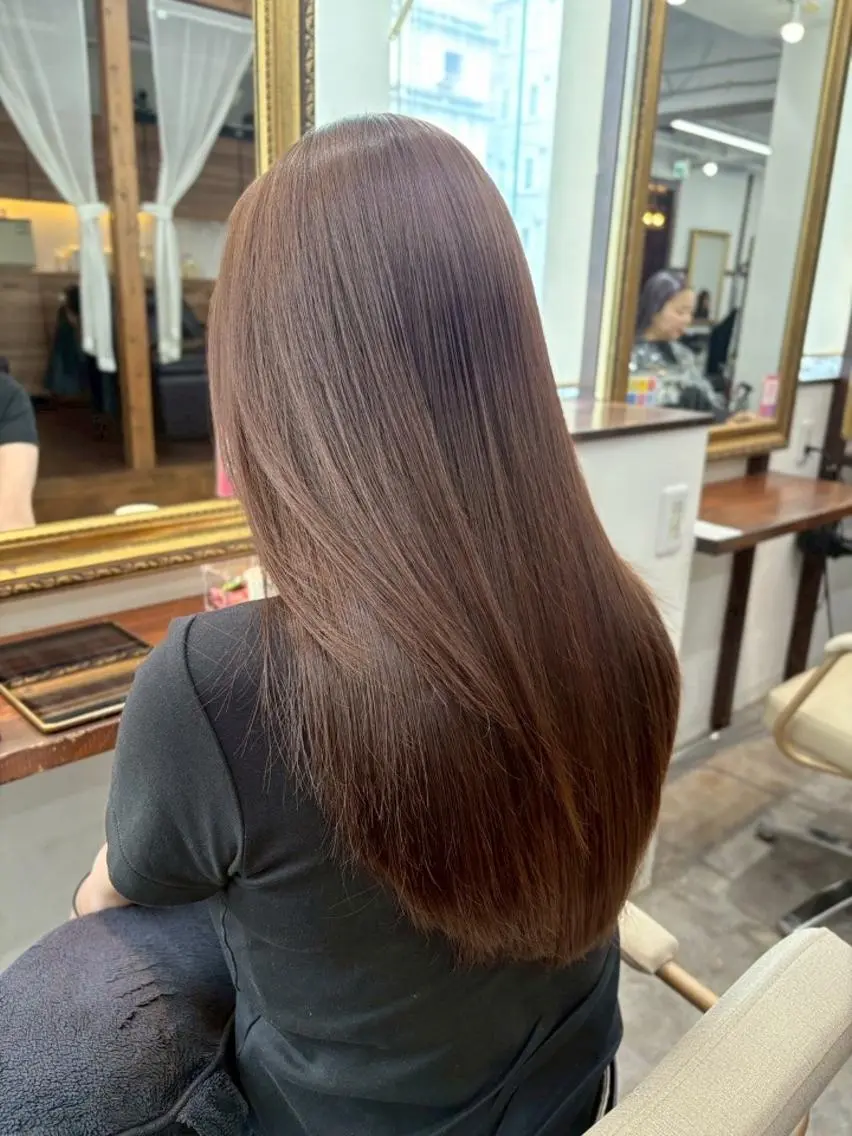 ロング カラー アッシュ アッシュグレー アッシュグレージュ ベージュカラー 透明感カラー カット ヘアカラー トリートメント 初めでも安心🌟 newi町田✂のヘアスタイル