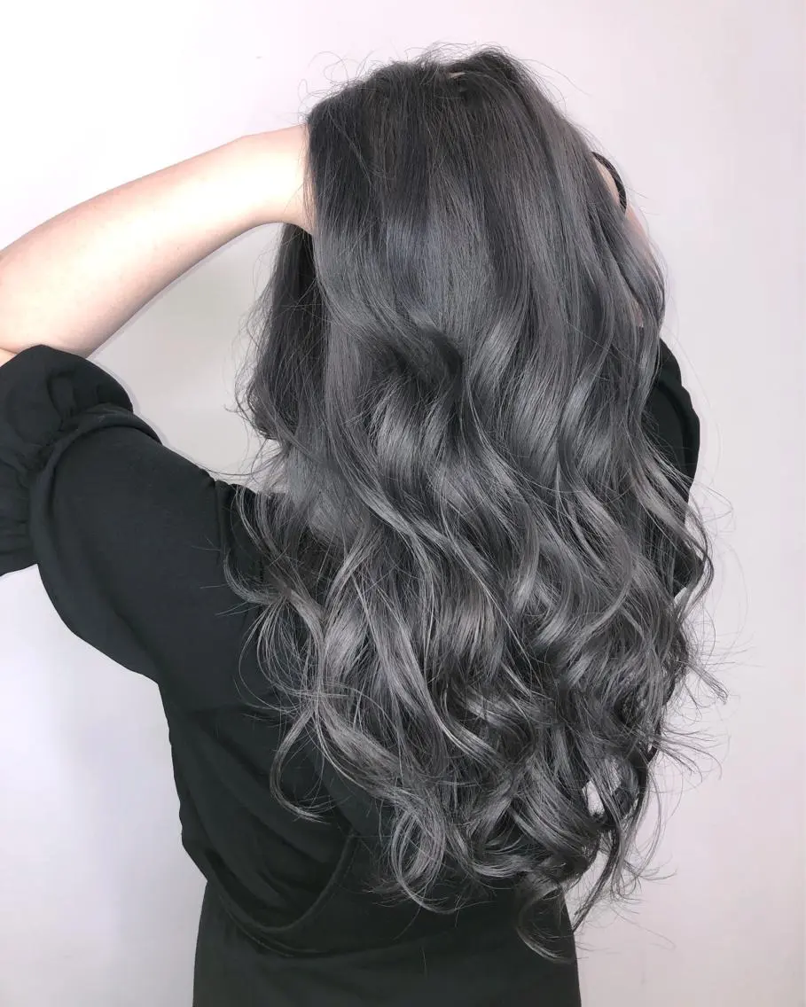 ロング 手島 カミラのヘアスタイル
